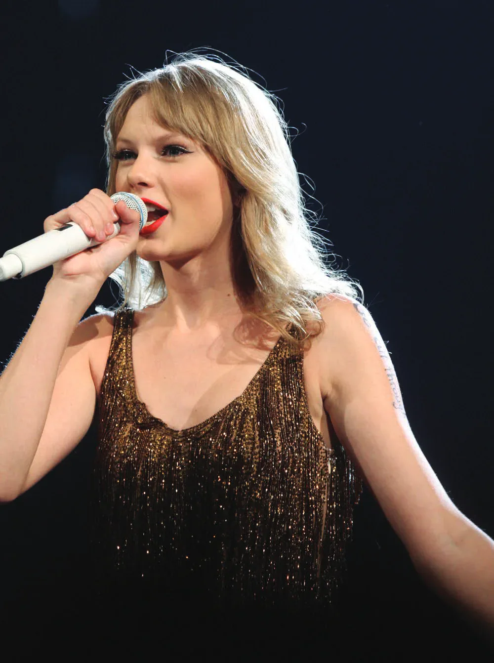 Taylor Swift performing on stage