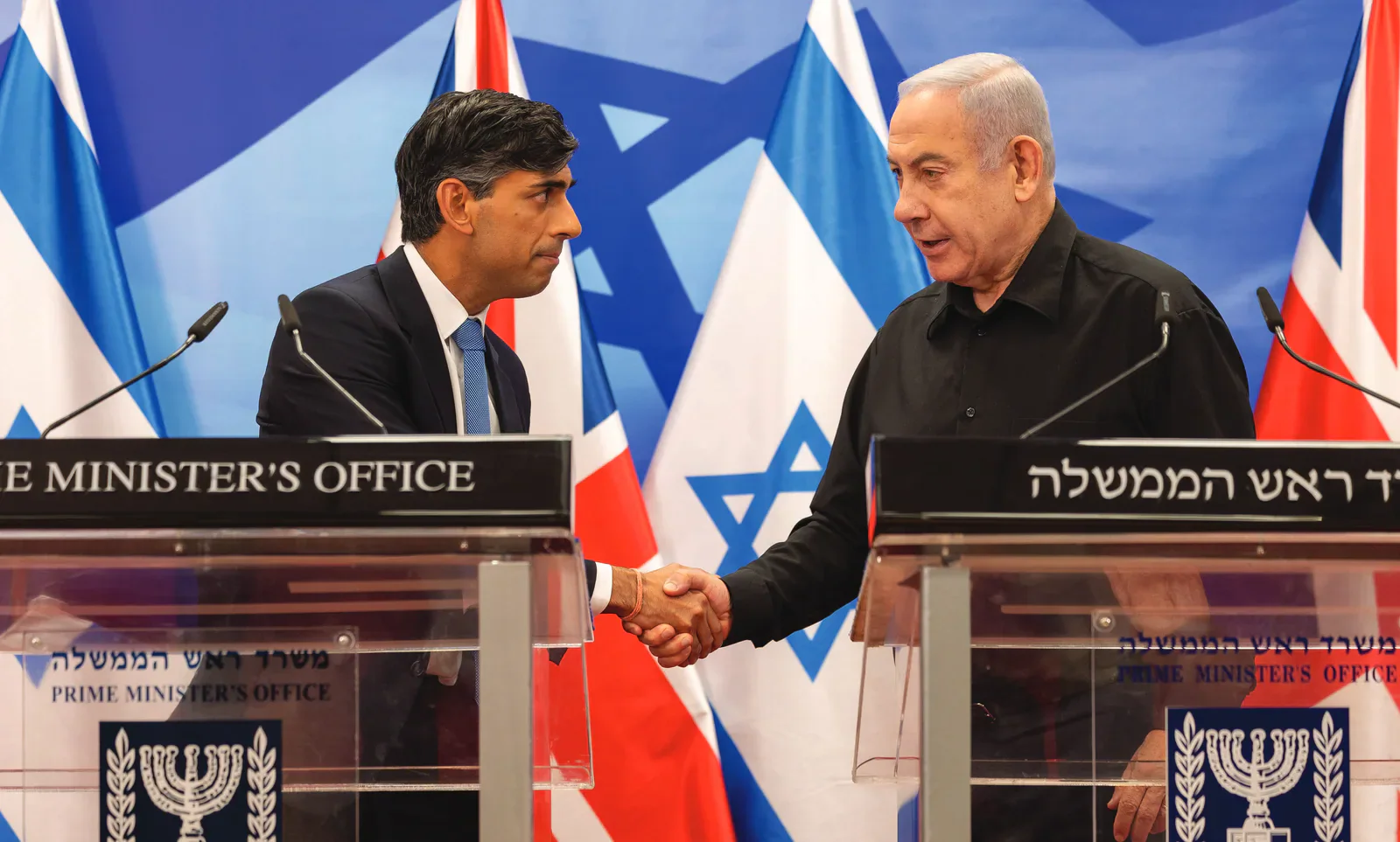 Rishi Sunak shaking hands with Israeli Prime Minister Benjamin Netanyahu