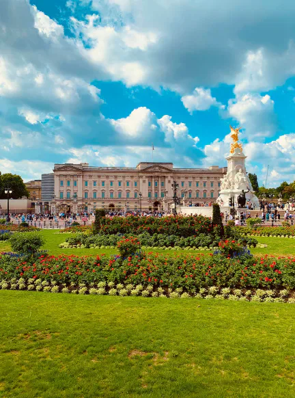 Buckingham Palace and Victoria Memorial