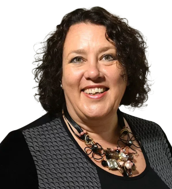 Portrait of University Nominated Trustee Liz McKenzie.