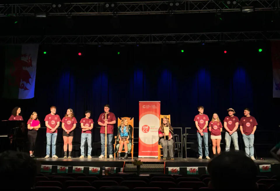 Seremoni Cadeirio yr Eisteddfod Ryng-colegol