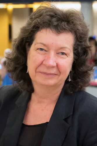 Headshot of Wendy Larner